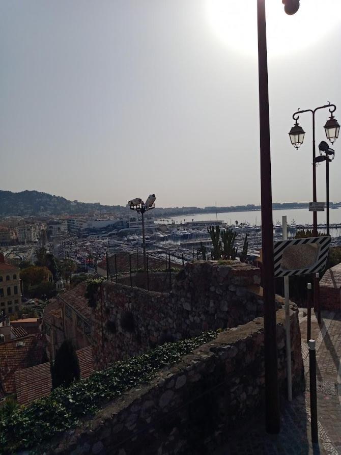 Cadre De Reve Mais Vous Faites Le Menage- Very Good Prices But You Have To Clea-N Th-E Flat Cannes Luaran gambar
